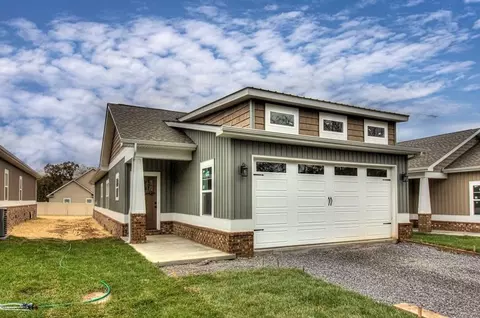 614 Johnson Estate Ln, Sevierville, TN 37862