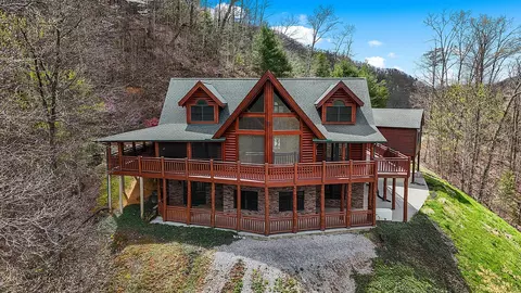 4565 Long Rifle Rd, Sevierville, TN 37862