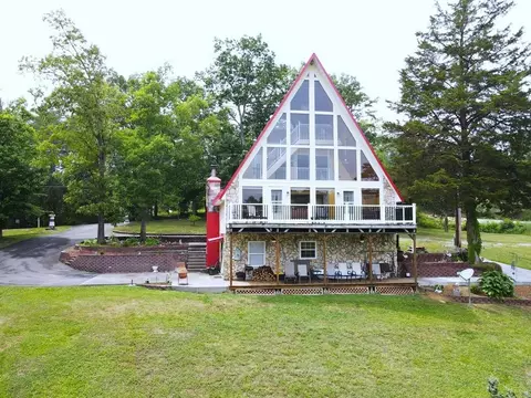1819 Parrots Chapel Rd, Dandridge, TN 37725