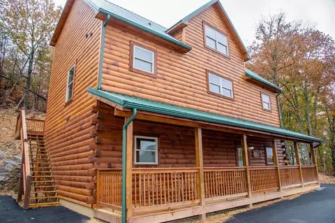 826 String Run Way, Pigeon Forge, TN 37863 photo 1