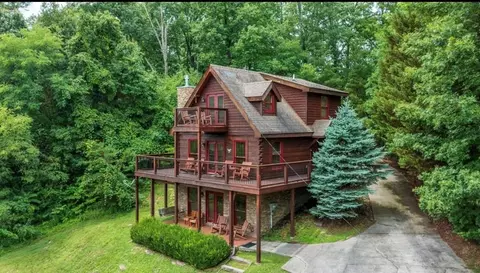3110 Hatcher Top Rd, Sevierville, TN 37862