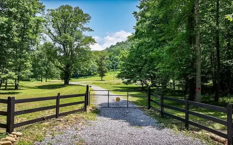 2308 Viking Mountain Rd, Greeneville, TN 37743