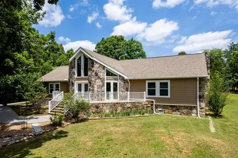 224 Indian Shadows Dr, Maryville, TN 37801