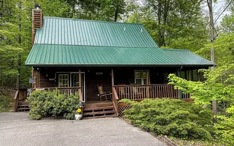 348 Rainbow Cir, Townsend, TN 37882