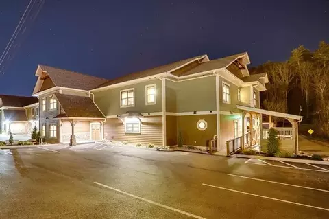 3223 Mayes Loop Rd, Pigeon Forge, TN 37863