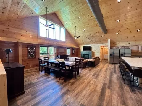 825 String Run Way, Pigeon Forge, TN 37863 photo 12