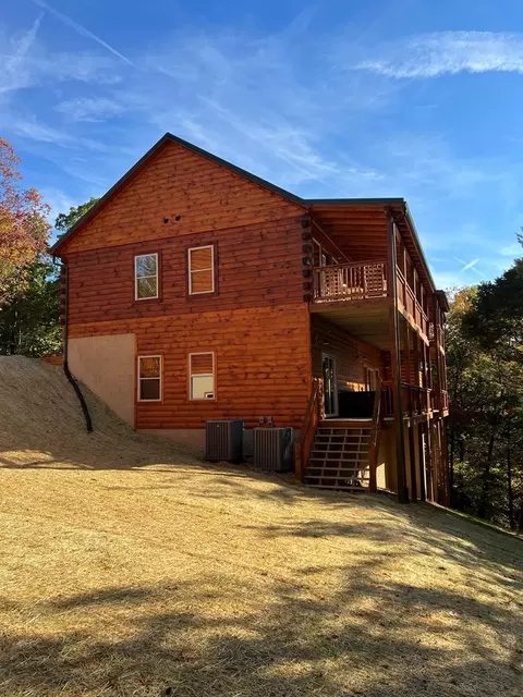 825 String Run Way, Pigeon Forge, TN 37863 photo 4