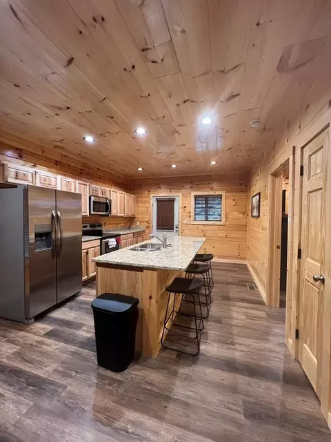 817 String Run Way, Pigeon Forge, TN 37863 photo 4