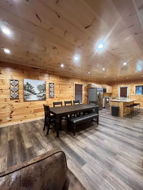 817 String Run Way, Pigeon Forge, TN 37863 photo 2