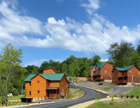 809 String Run Way, Pigeon Forge, TN 37863 photo 1