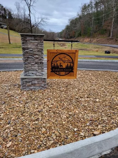 809 String Run Way, Pigeon Forge, TN 37863 photo 2