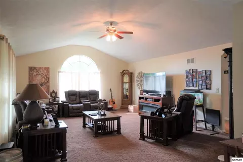 7373 Circle Point Dr, Talbott, TN 37877 photo 6