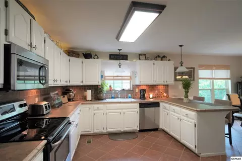 7373 Circle Point Dr, Talbott, TN 37877 photo 2