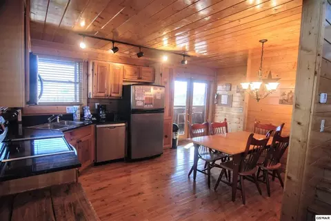 2124 View Dr #LECONTEVIEWMANOR, Sevierville, TN 37876 photo 9