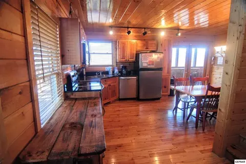 2124 View Dr #LECONTEVIEWMANOR, Sevierville, TN 37876 photo 8
