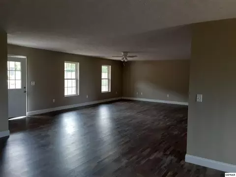 633 Sharp Rd, Sevierville, TN 37876 photo 4