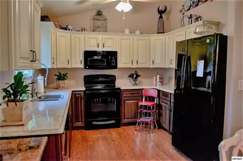 4113 Briggs Loop, Kodak, TN 37764 photo 2