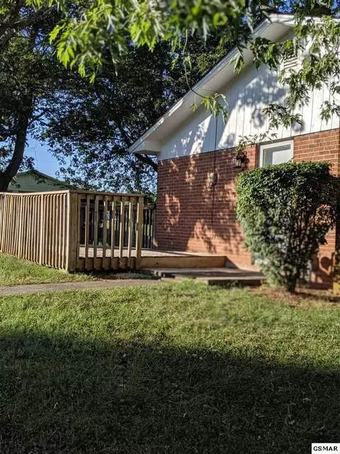 414 English Dr, Talbott, TN 37877 photo 3