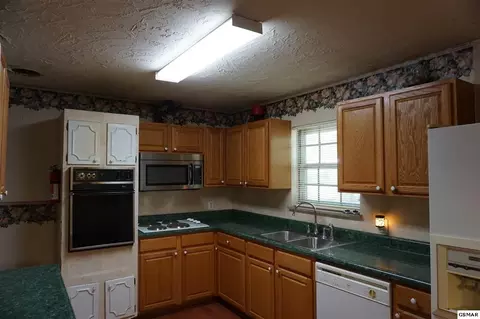 414 English Dr, Talbott, TN 37877 photo 8