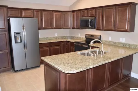 1923 Canyon Rd, Sevierville, TN 37862 photo 4