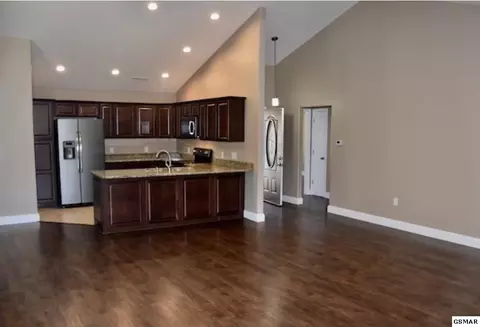 1923 Canyon Rd, Sevierville, TN 37862 photo 3