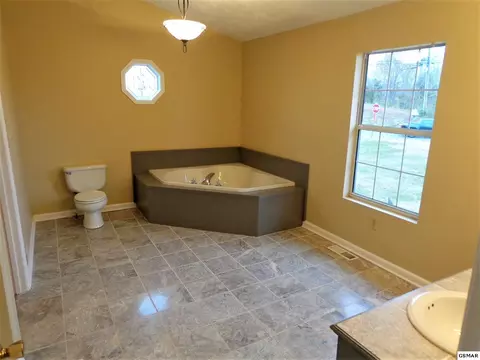 6696 Hunter Rd, Talbott, TN 37877 photo 12