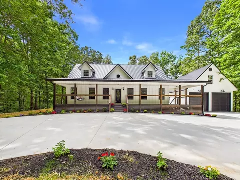 145 Shaw Rd, Tellico Plains, TN 37385