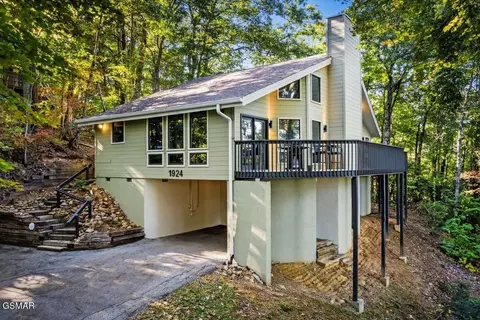 1924 E Arolla Ct, Gatlinburg, TN 37738