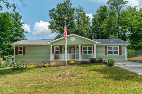 2360 Pinewood Dr, Maryville, TN 37803