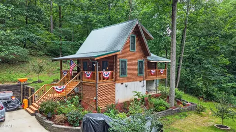 2104 Reid Ln, Sevierville, TN 37876