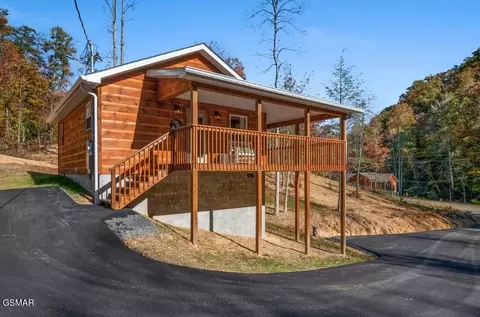 2109 Bluff Ridge Rd, Sevierville, TN 37876
