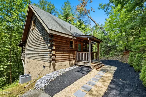 1922 Beach Front Dr #1922, Sevierville, TN 37876