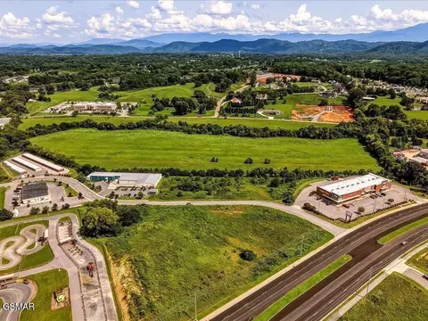 0 Middle Creek Rd, Sevierville, TN 37862