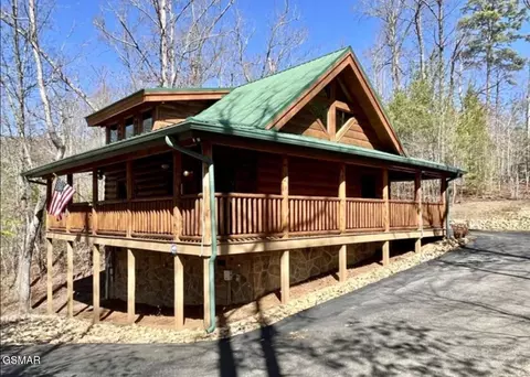 2738 Murray Ridge Rd, Sevierville, TN 37876