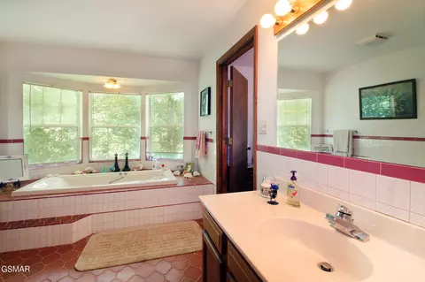 Bath - 177 Sequoyah Trl, Rutledge, TN 37861 photo 1 of 6
