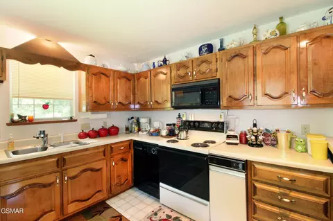 Kitchen - 177 Sequoyah Trl, Rutledge, TN 37861 photo 4 of 4