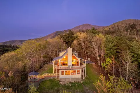 3670 Marian Lake Way, Sevierville, TN 37862
