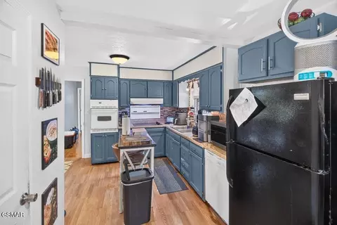 Kitchen - 157 Britton Dr, Talbott, TN 37877 photo 1 of 2