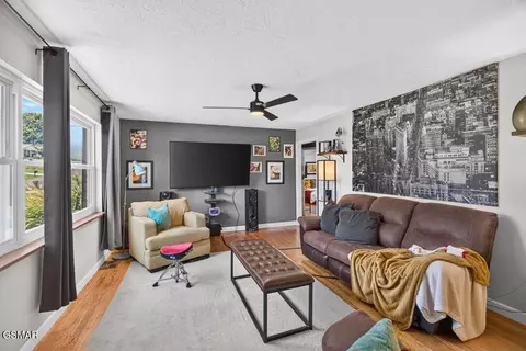 Living - 157 Britton Dr, Talbott, TN 37877 photo 1 of 2