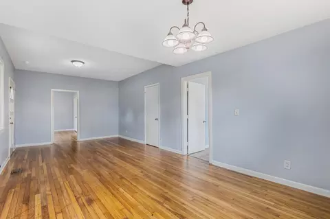 Living - 122 22nd Ave E, Springfield, TN 37172 photo 3 of 3