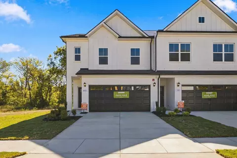 401 Kingsbury Dr, Gallatin, TN 37066