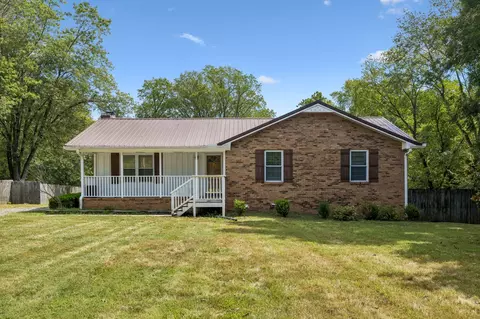 444 South Rd, Cottontown, TN 37048