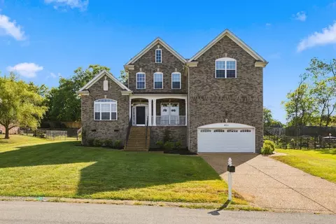 821 Park Dr, Goodlettsville, TN 37072