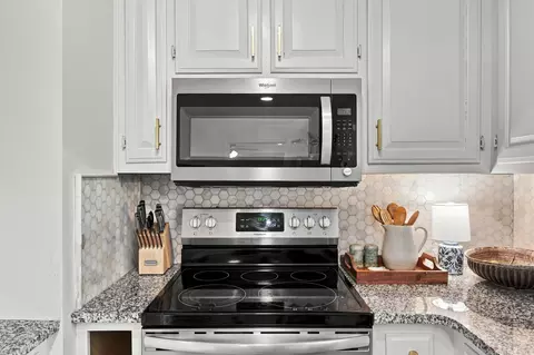 Kitchen - 100 Stephen Nicks Dr, Dickson, TN 37055 photo 4 of 4