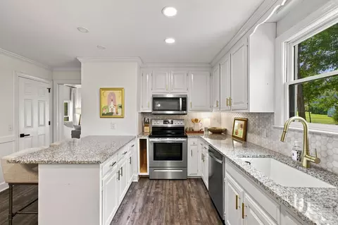 Kitchen - 100 Stephen Nicks Dr, Dickson, TN 37055 photo 2 of 4