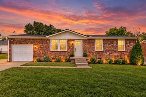 109 S Valley Rd, Hendersonville, TN 37075