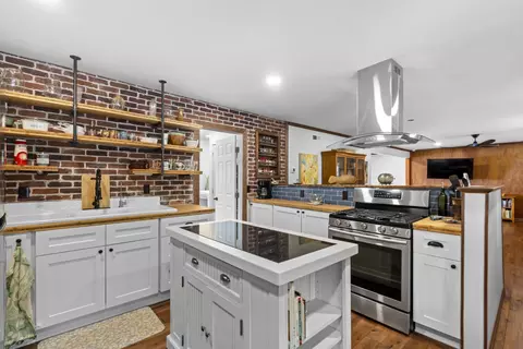 Kitchen - 1035 Riverview Rd, Centerville, TN 37033 photo 3 of 5