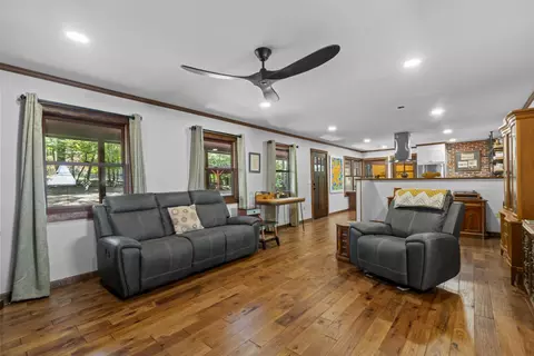 Living - 1035 Riverview Rd, Centerville, TN 37033 photo 1 of 6