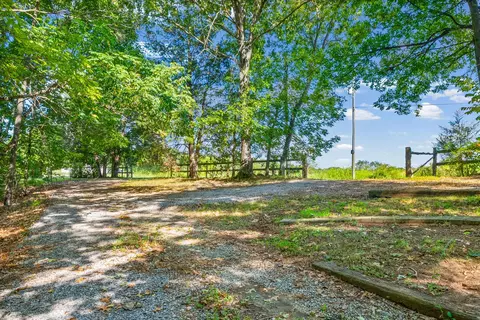 4732 Lylewood Rd, Indian Mound, TN 37079
