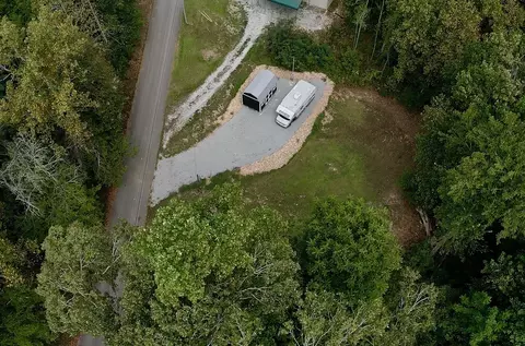 60 Whippoorwill Ln, Decaturville, TN 38329